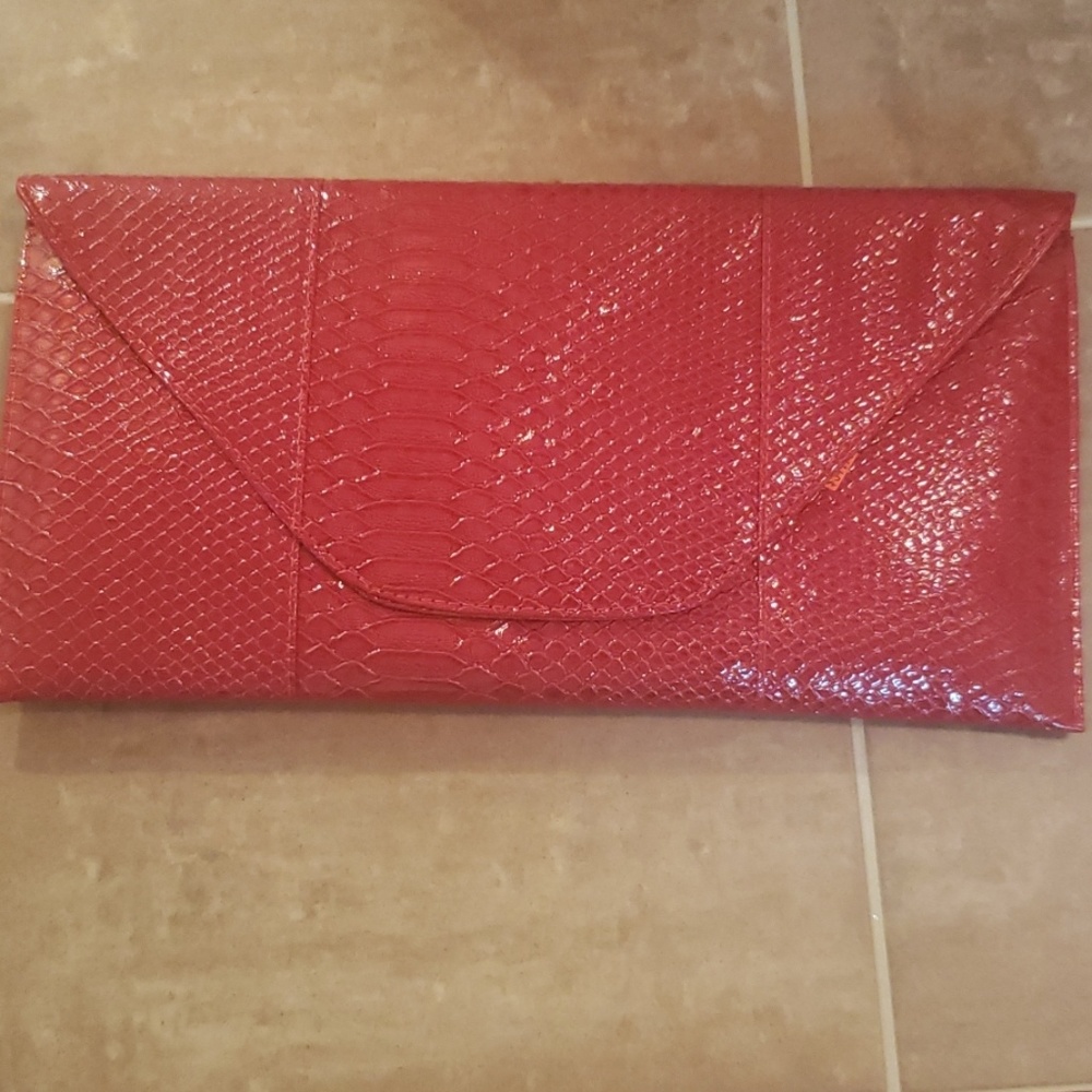 Red clutch